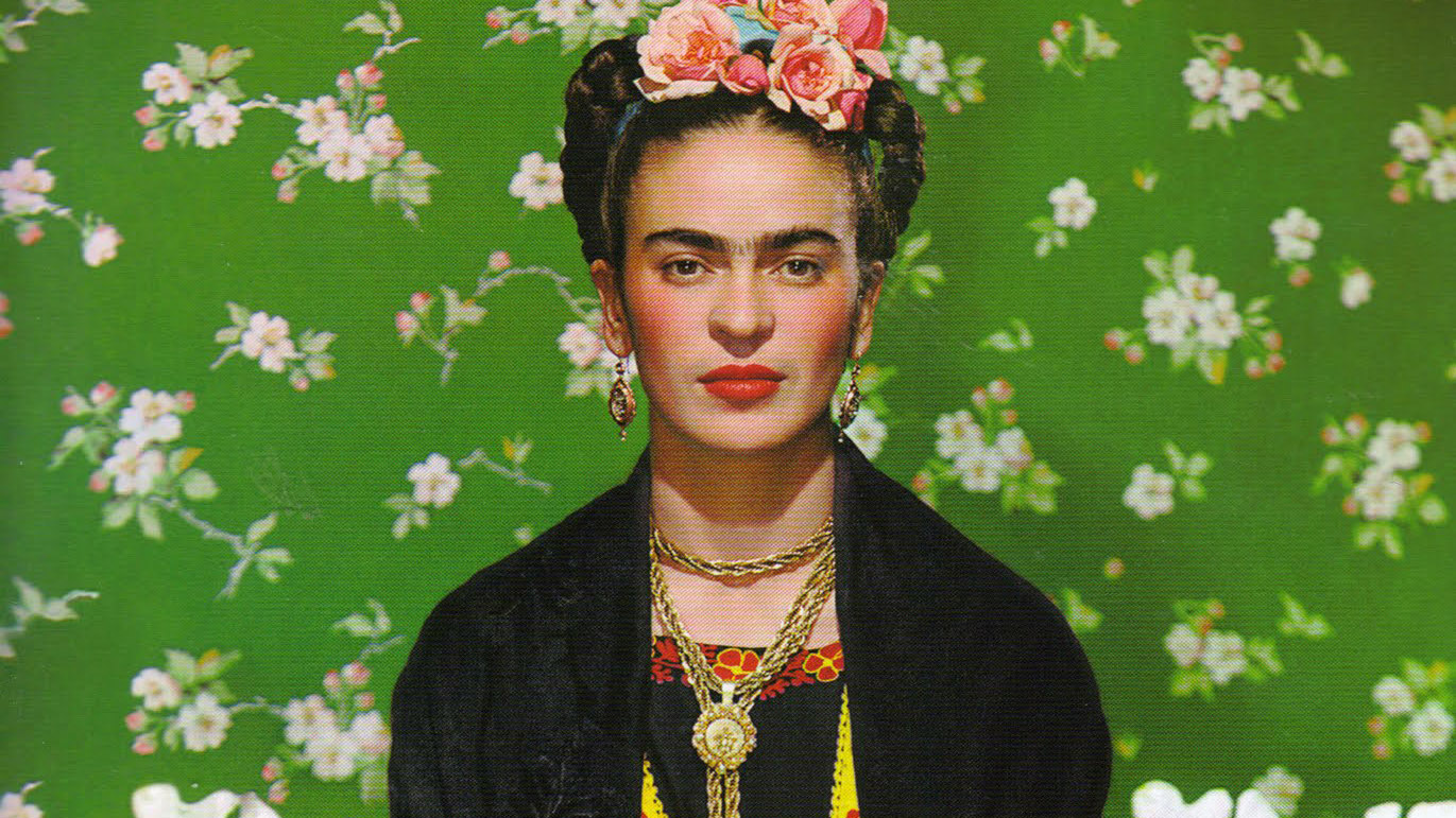 Bajo sus trajes, Frida Kahlo ocultaba las secuelas de la enfermedad Bajo sus trajes, Frida Kahlo ocultaba las secuelas de la enfermedad