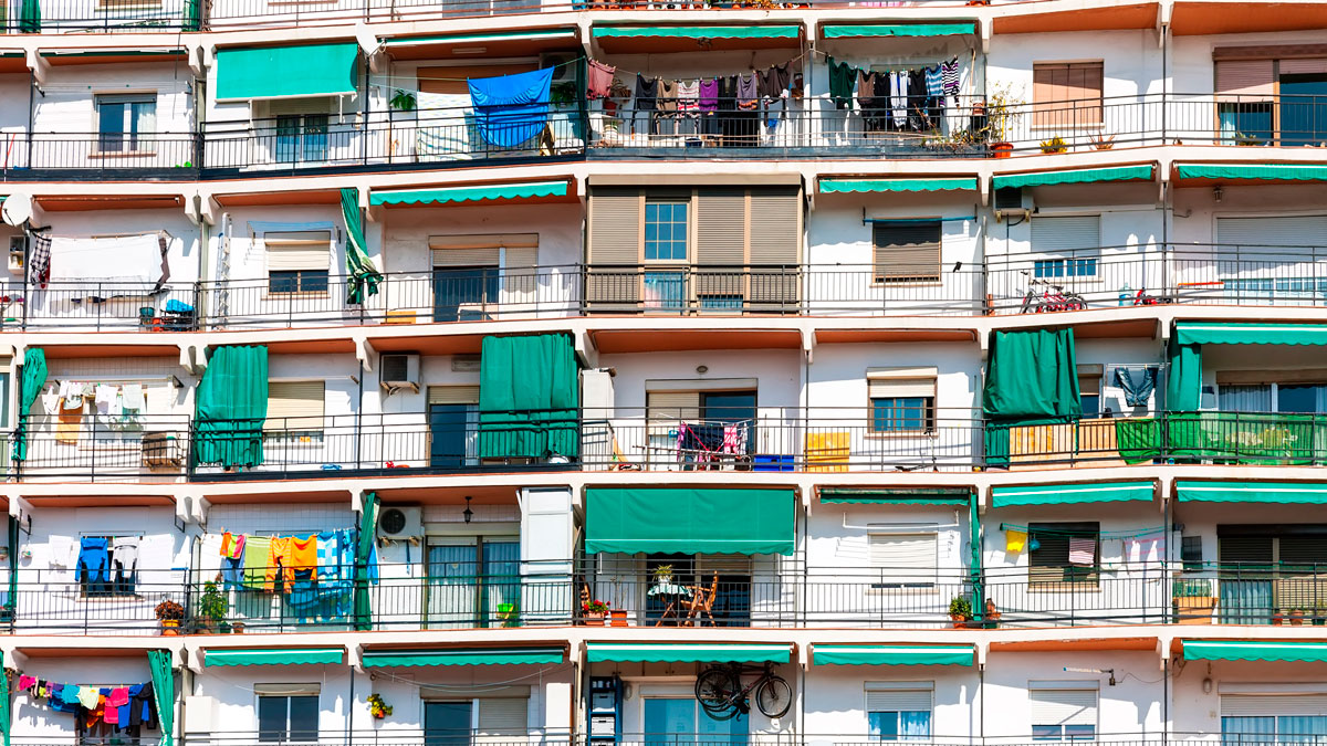 Charnego el estigma de ser emigrante en Cataluña