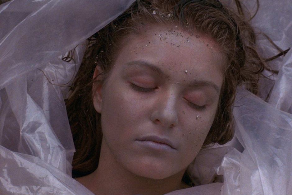 Twin Peaks - Laura Palmer (Sheryl Lee) envuelta en plástico Twin Peaks - Laura Palmer (Sheryl Lee) envuelta en plástico