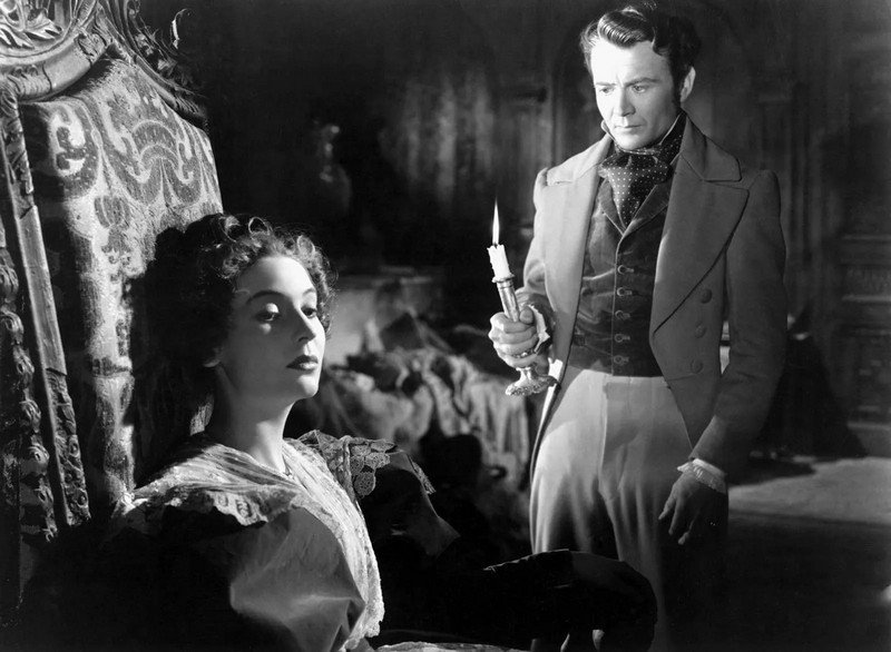 Valerie Hobson y John Mills en "Grandes esperanzas", basada en la novela de Dickens.
